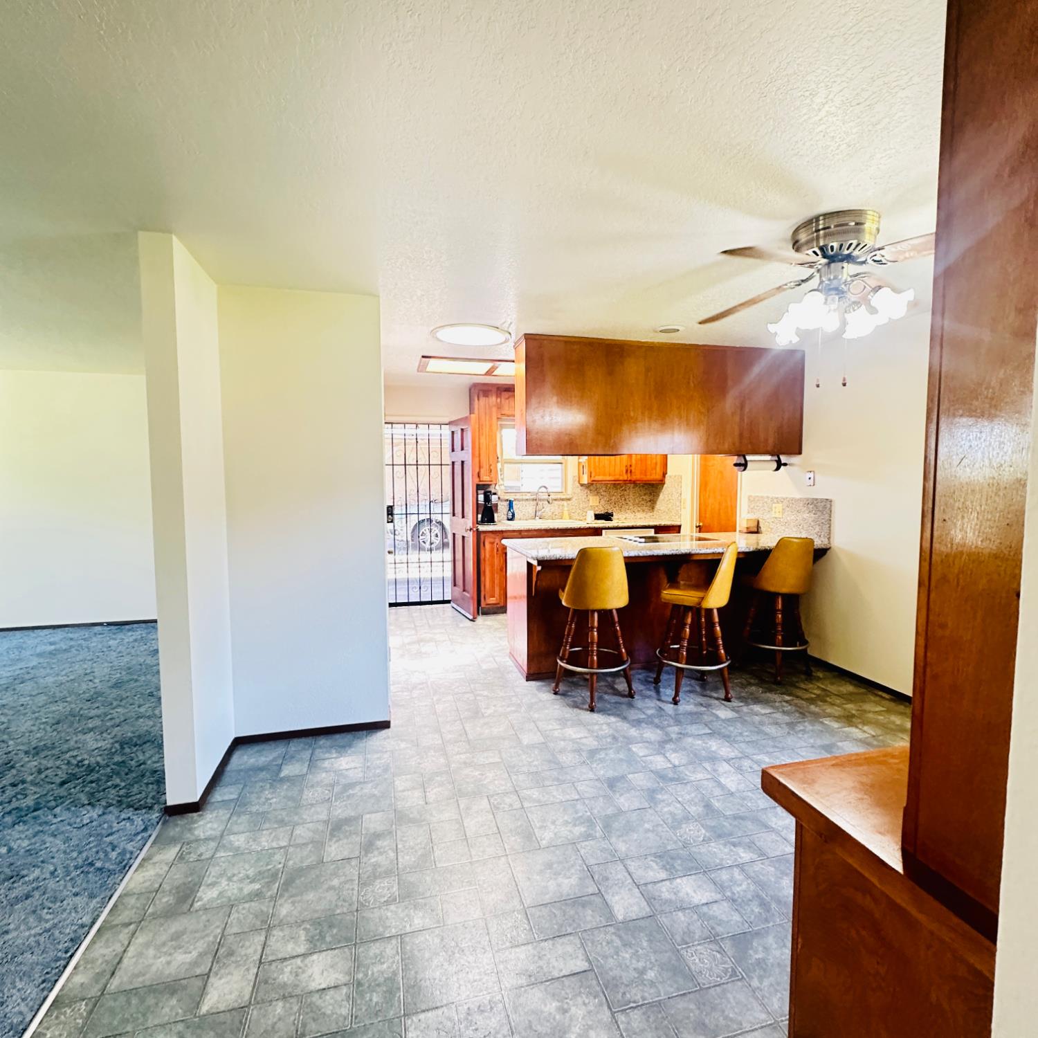1633 Walnut, Escalon, CA 95320