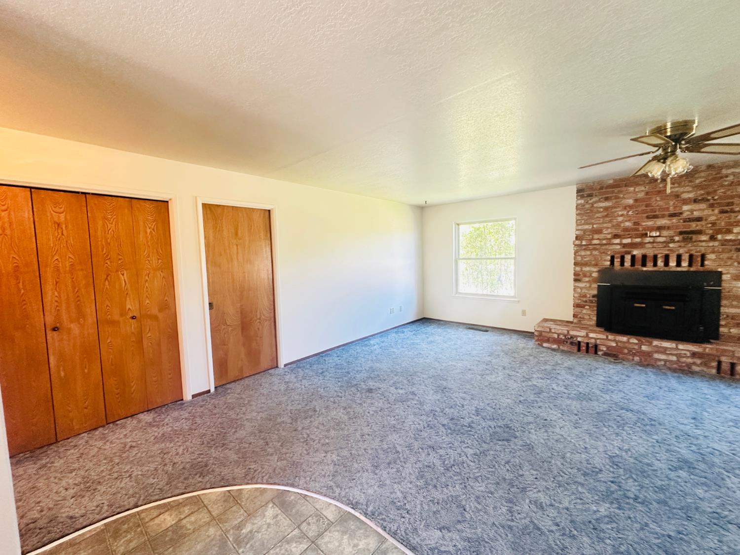 1633 Walnut, Escalon, CA 95320