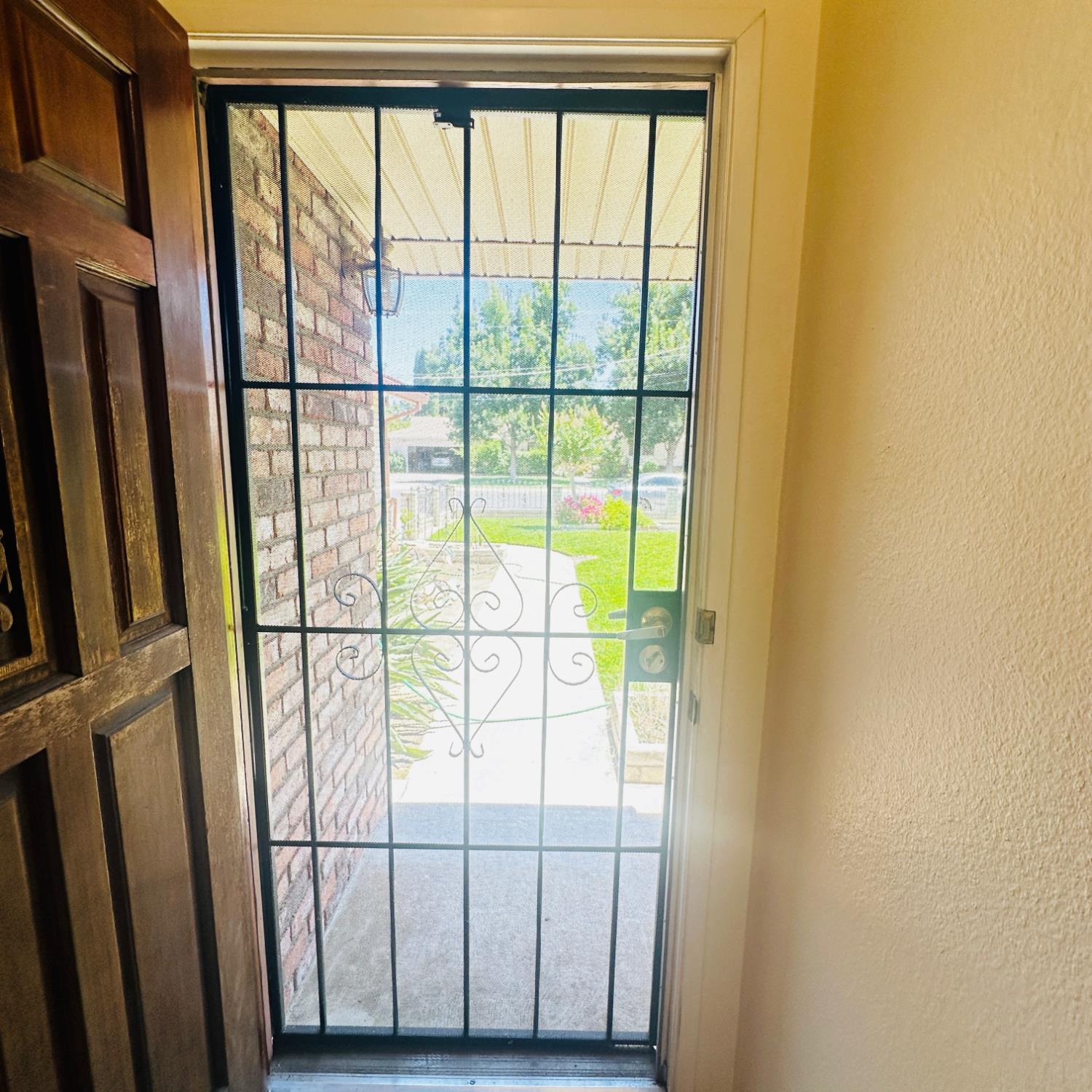 1633 Walnut, Escalon, CA 95320