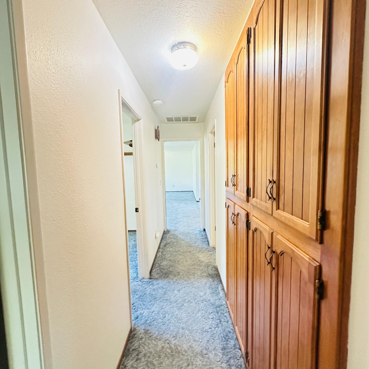 1633 Walnut, Escalon, CA 95320