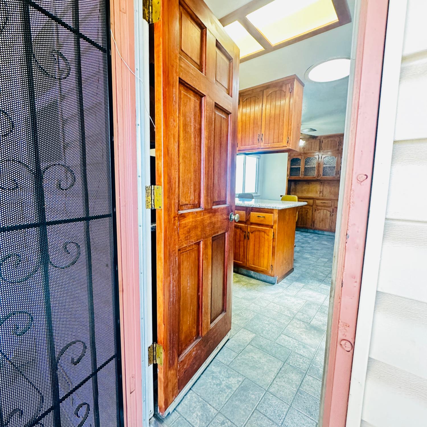 1633 Walnut, Escalon, CA 95320
