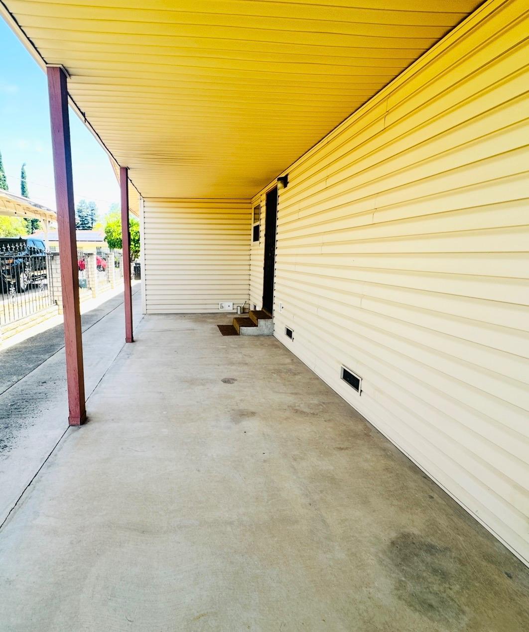 1633 Walnut, Escalon, CA 95320