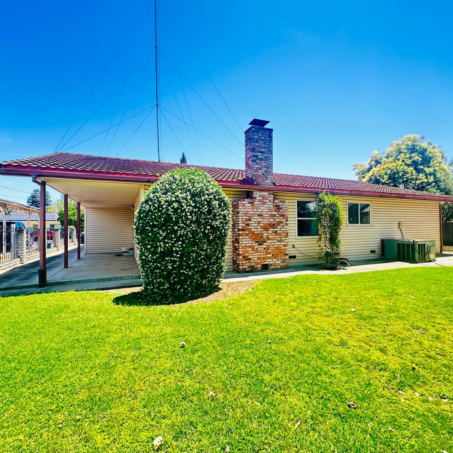 1633 Walnut, Escalon, CA 95320