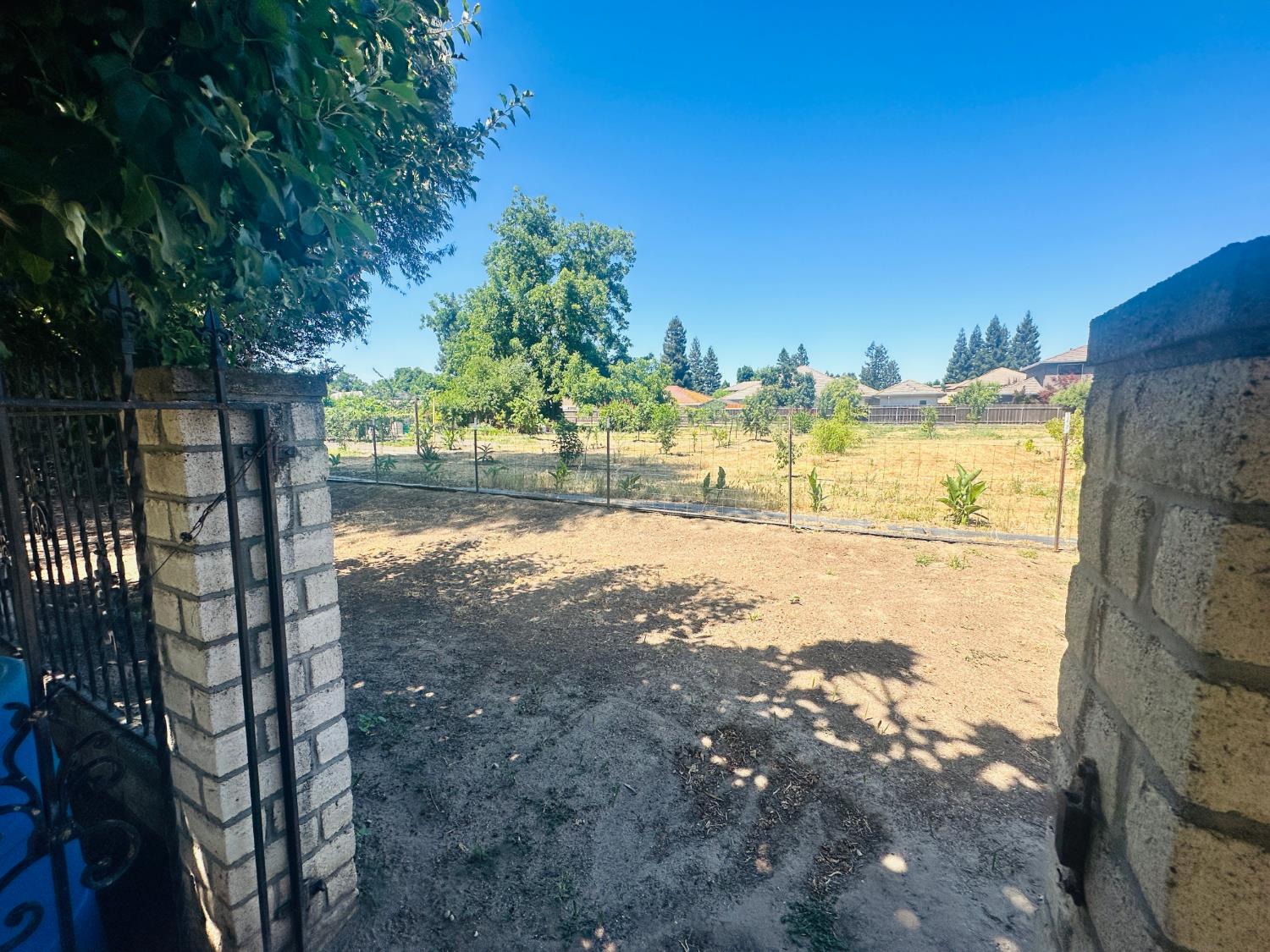 1633 Walnut, Escalon, CA 95320