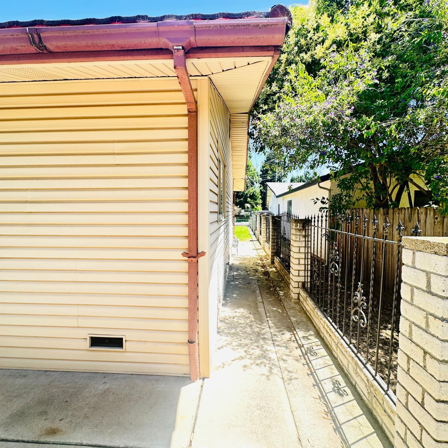 1633 Walnut, Escalon, CA 95320