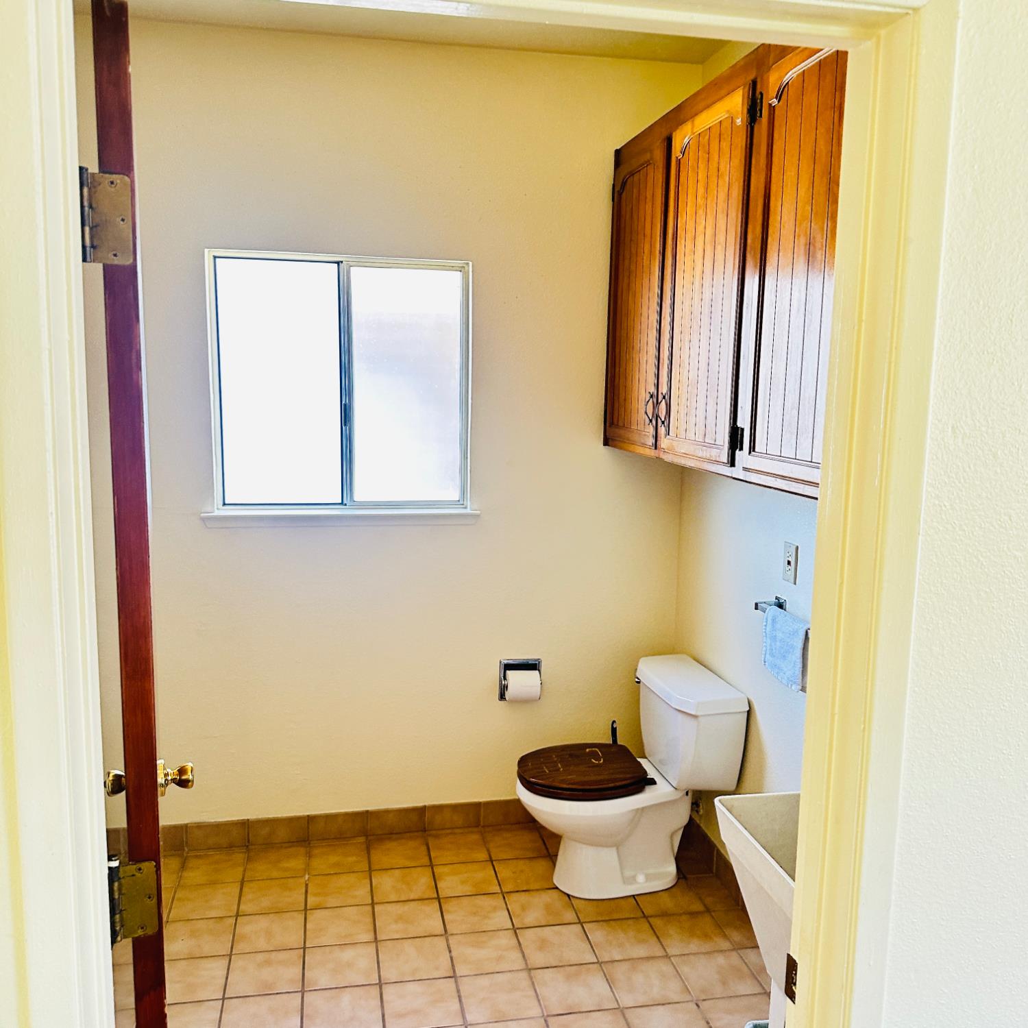 1633 Walnut, Escalon, CA 95320