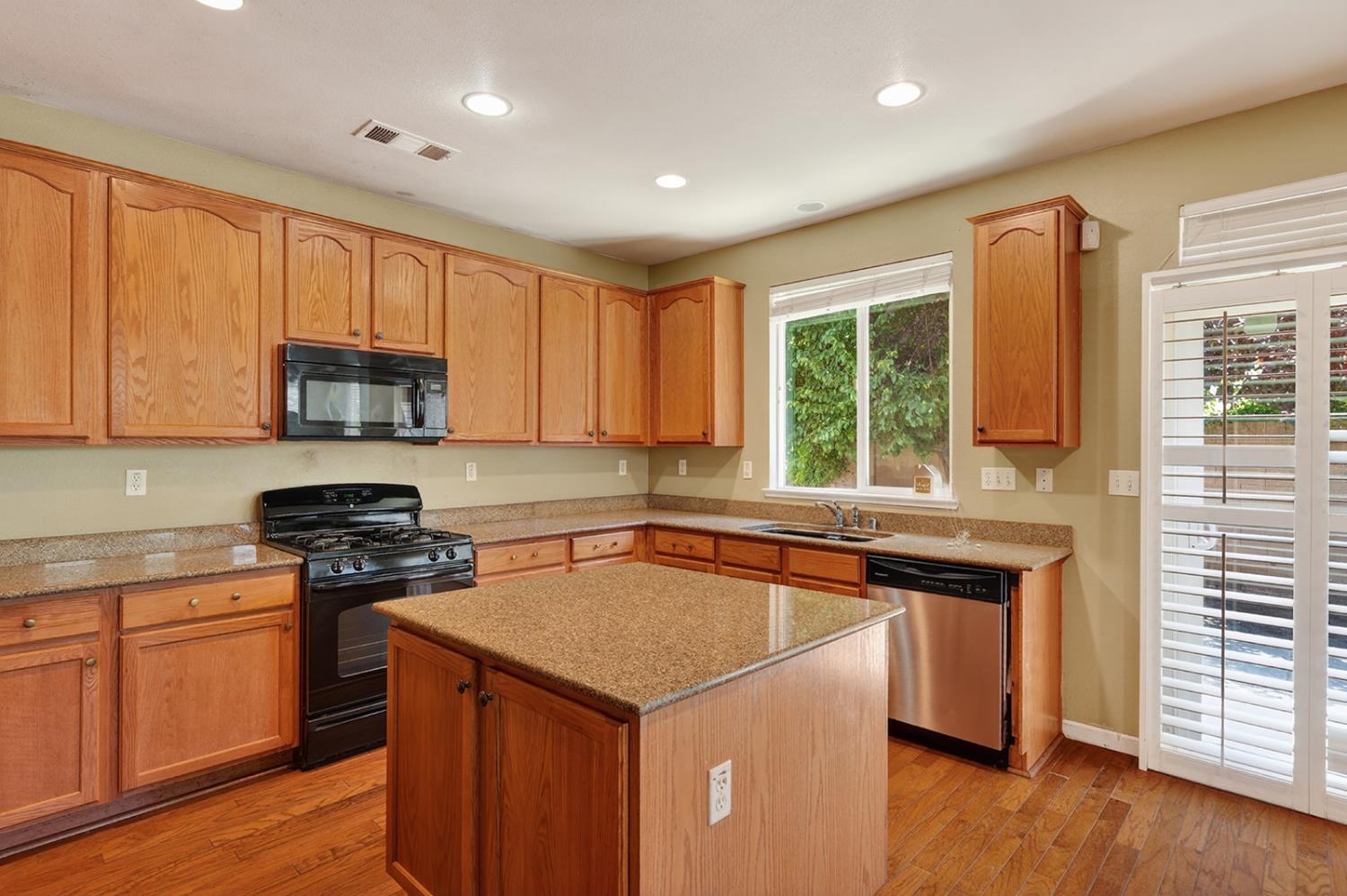1305 Derby Dr, Merced, CA 95348