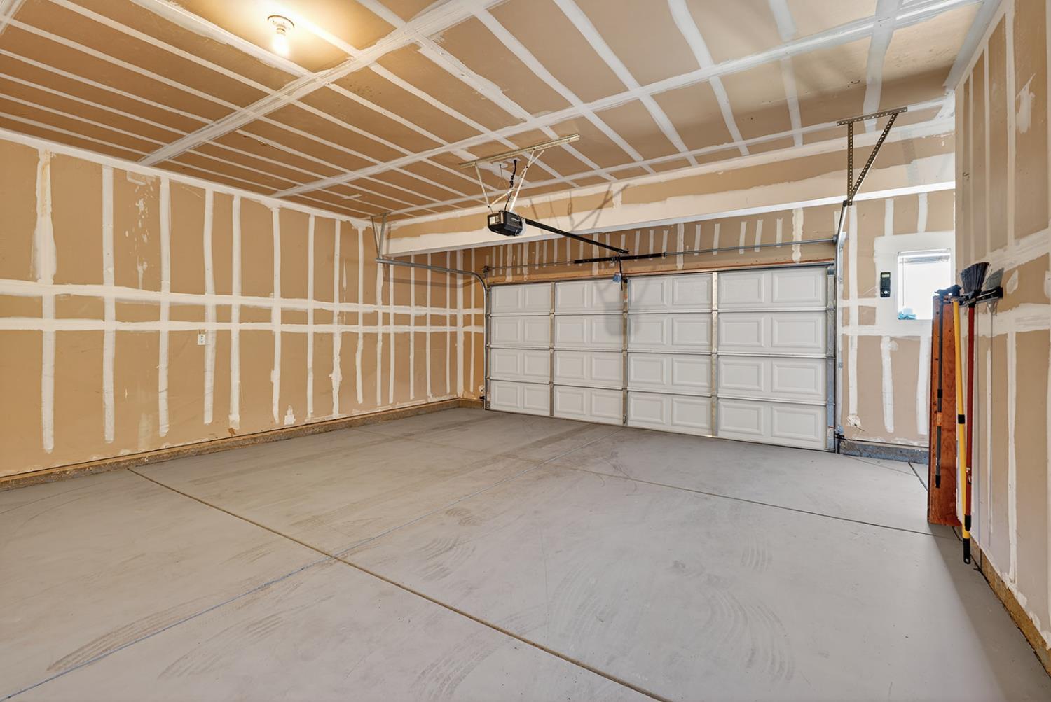 1305 Derby Dr, Merced, CA 95348