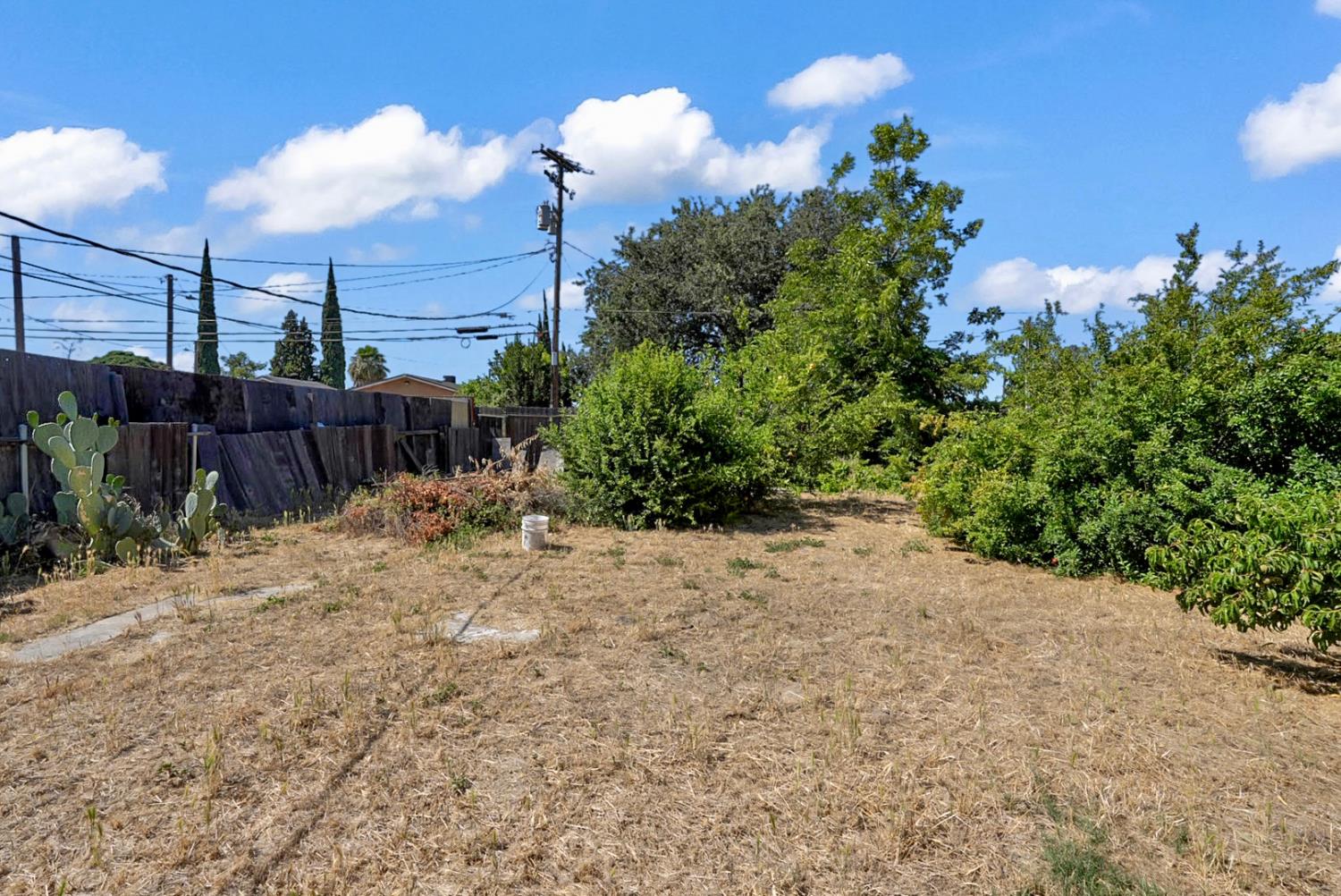 317 Barozzi Ave, Modesto, CA 95351