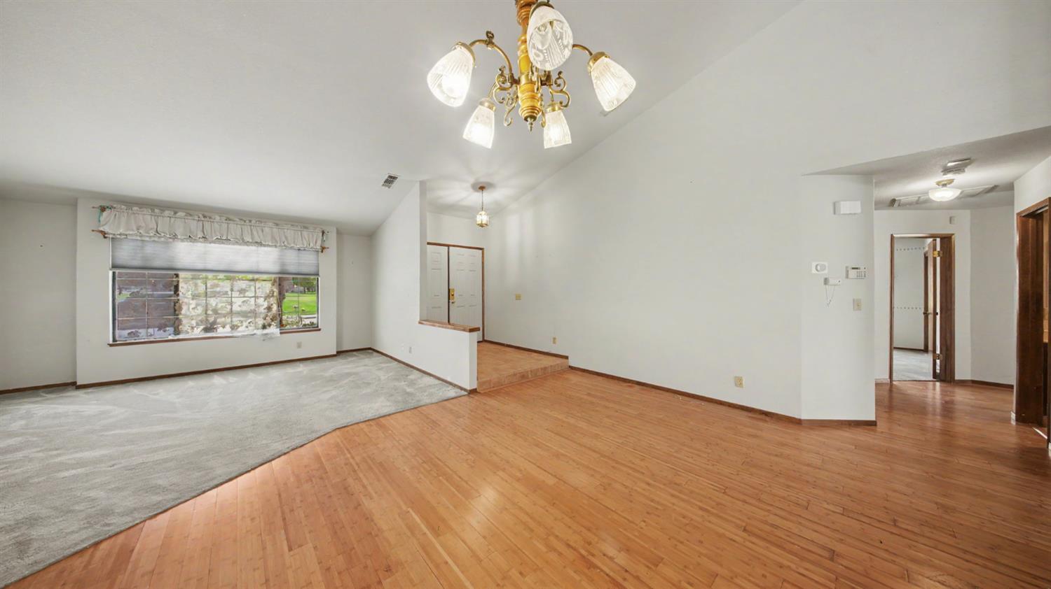2701 Twin Oak Ln, Modesto, CA 95355