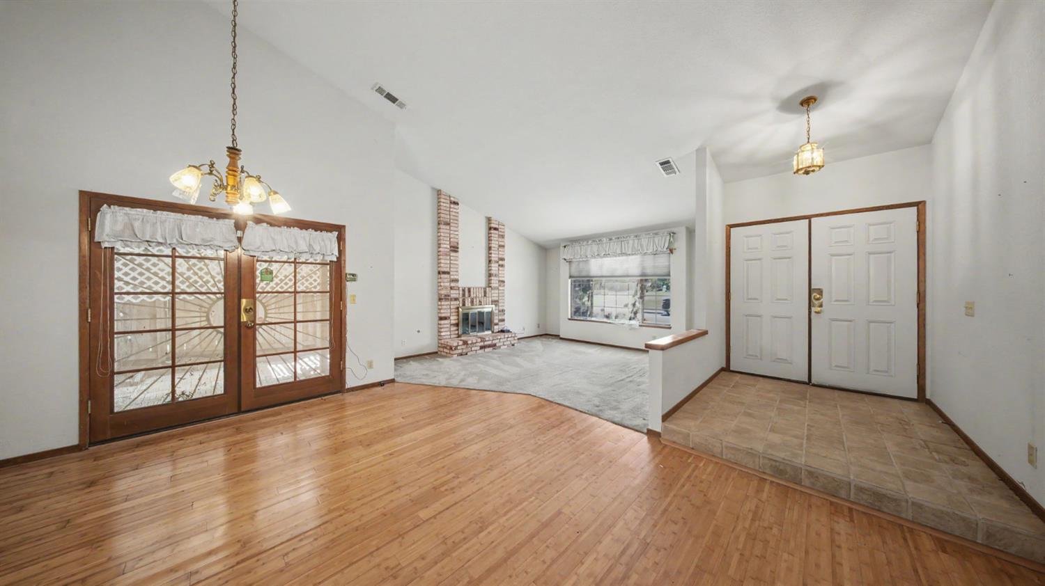 2701 Twin Oak Ln, Modesto, CA 95355