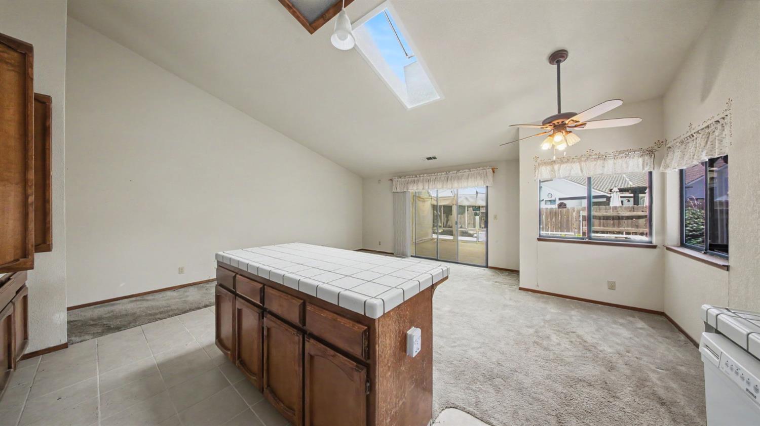 2701 Twin Oak Ln, Modesto, CA 95355