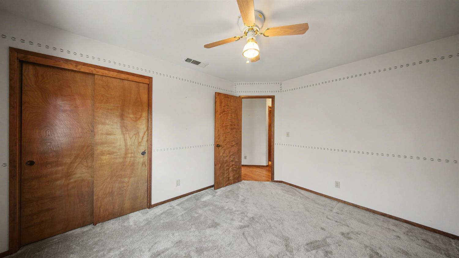 2701 Twin Oak Ln, Modesto, CA 95355