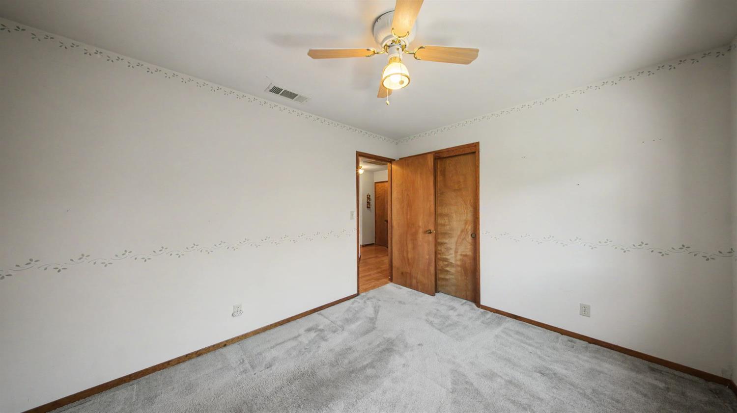 2701 Twin Oak Ln, Modesto, CA 95355
