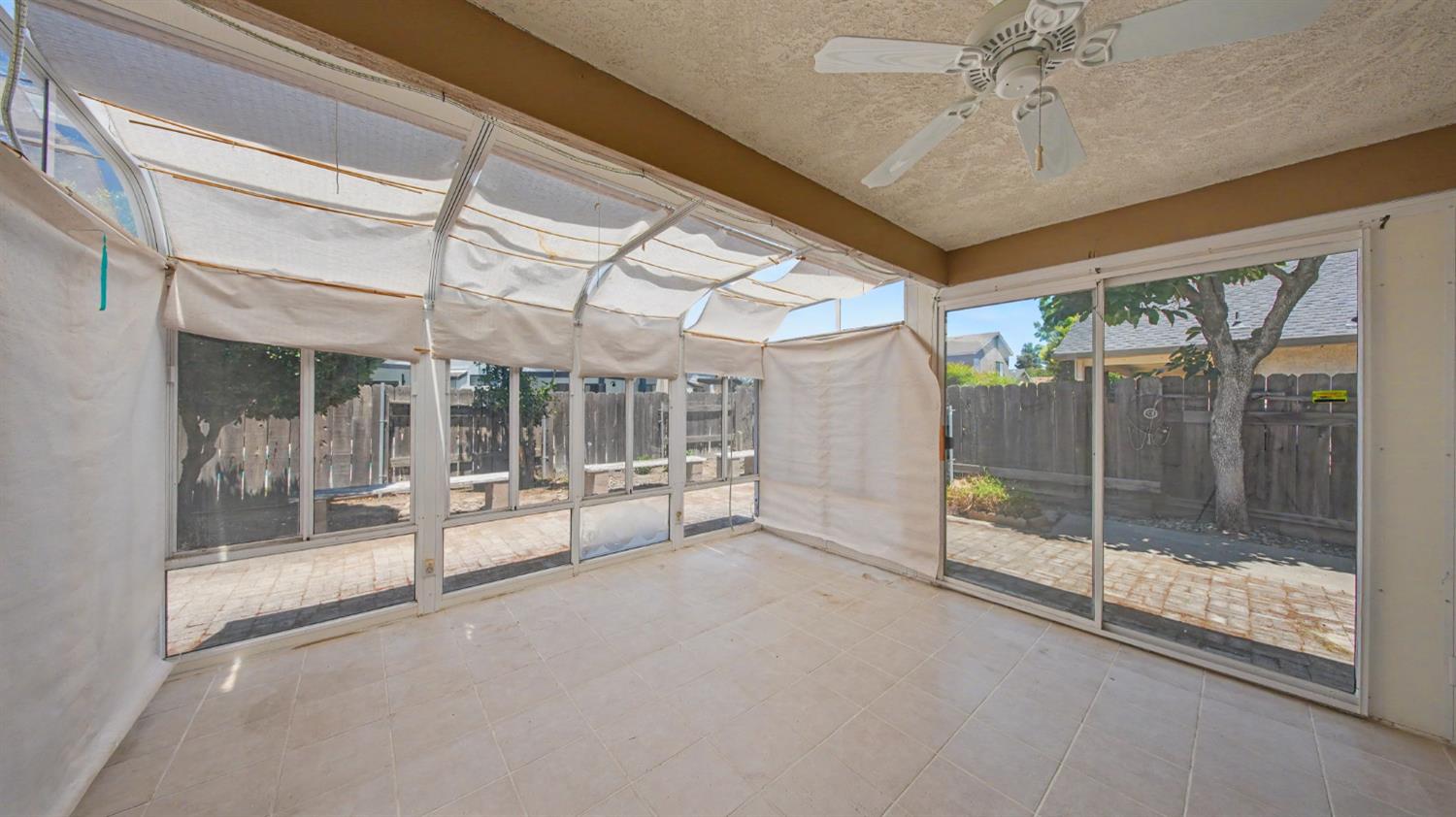 2701 Twin Oak Ln, Modesto, CA 95355