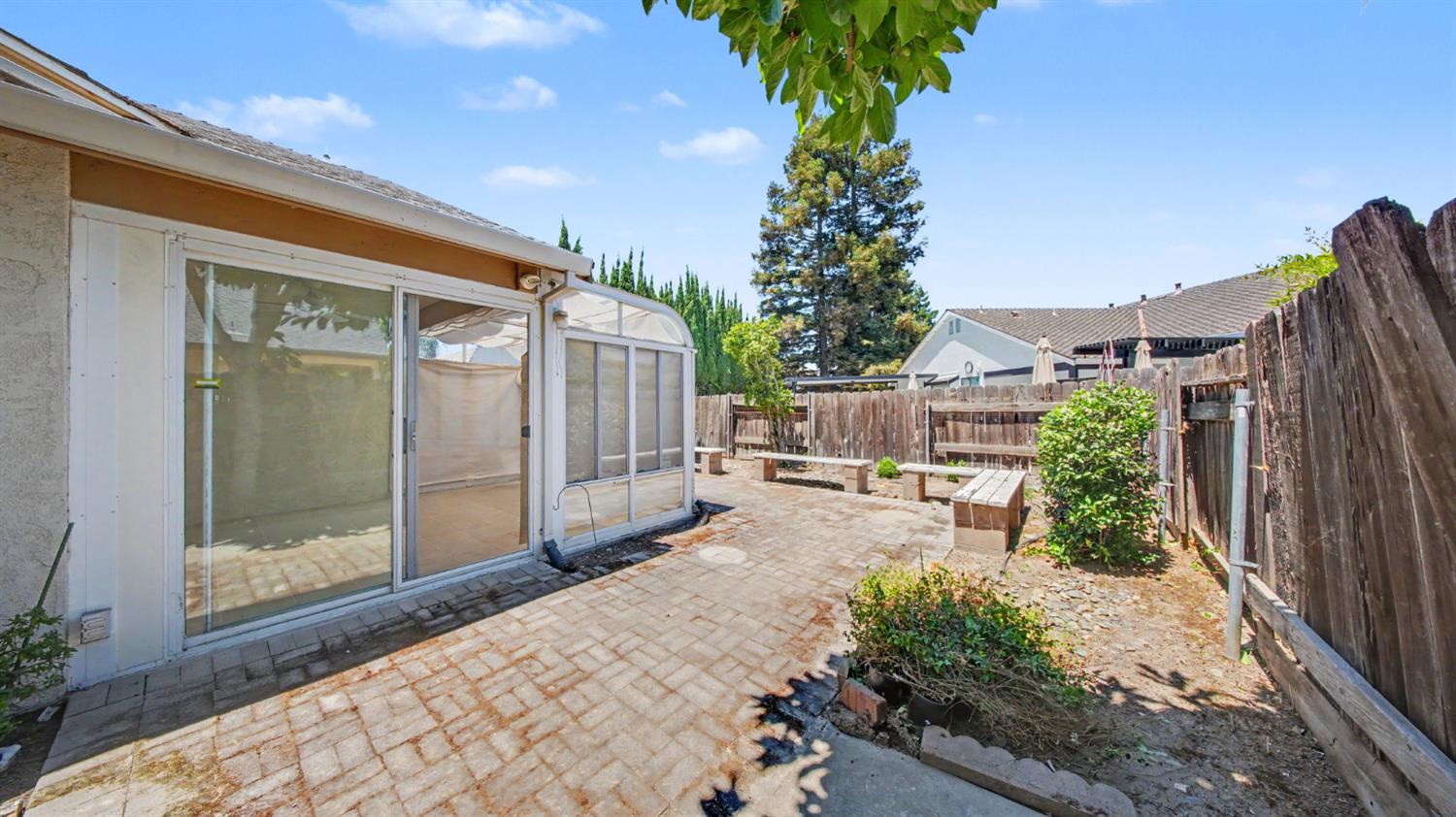 2701 Twin Oak Ln, Modesto, CA 95355