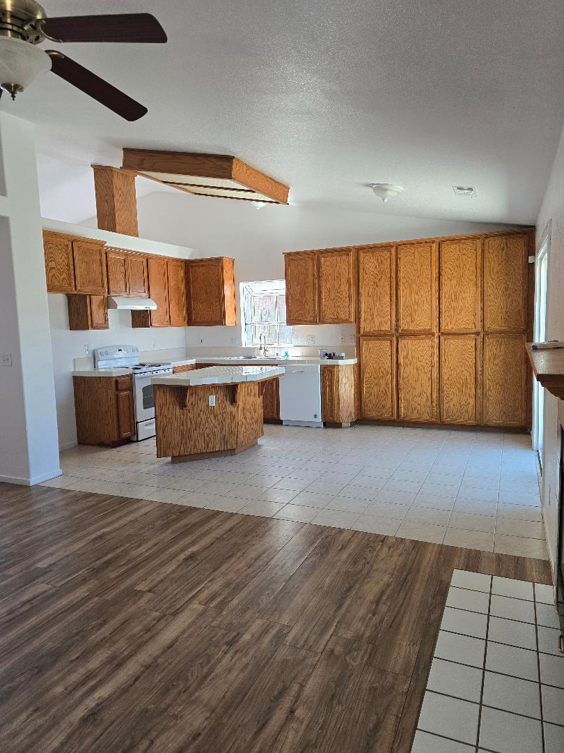 29124 Rio Verde Dr, Gustine, CA 95322