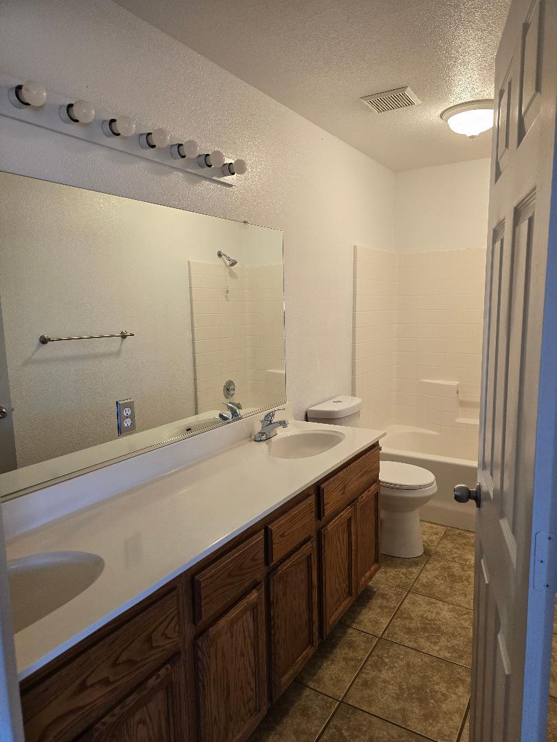 29124 Rio Verde Dr, Gustine, CA 95322