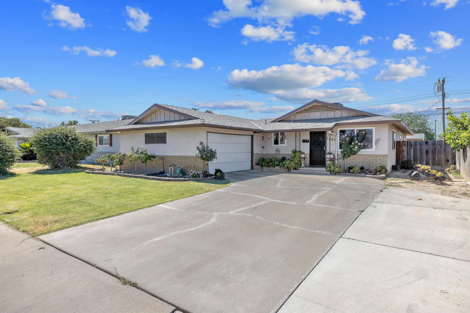 1585 Mulberry Ln, Lemoore, CA 93245
