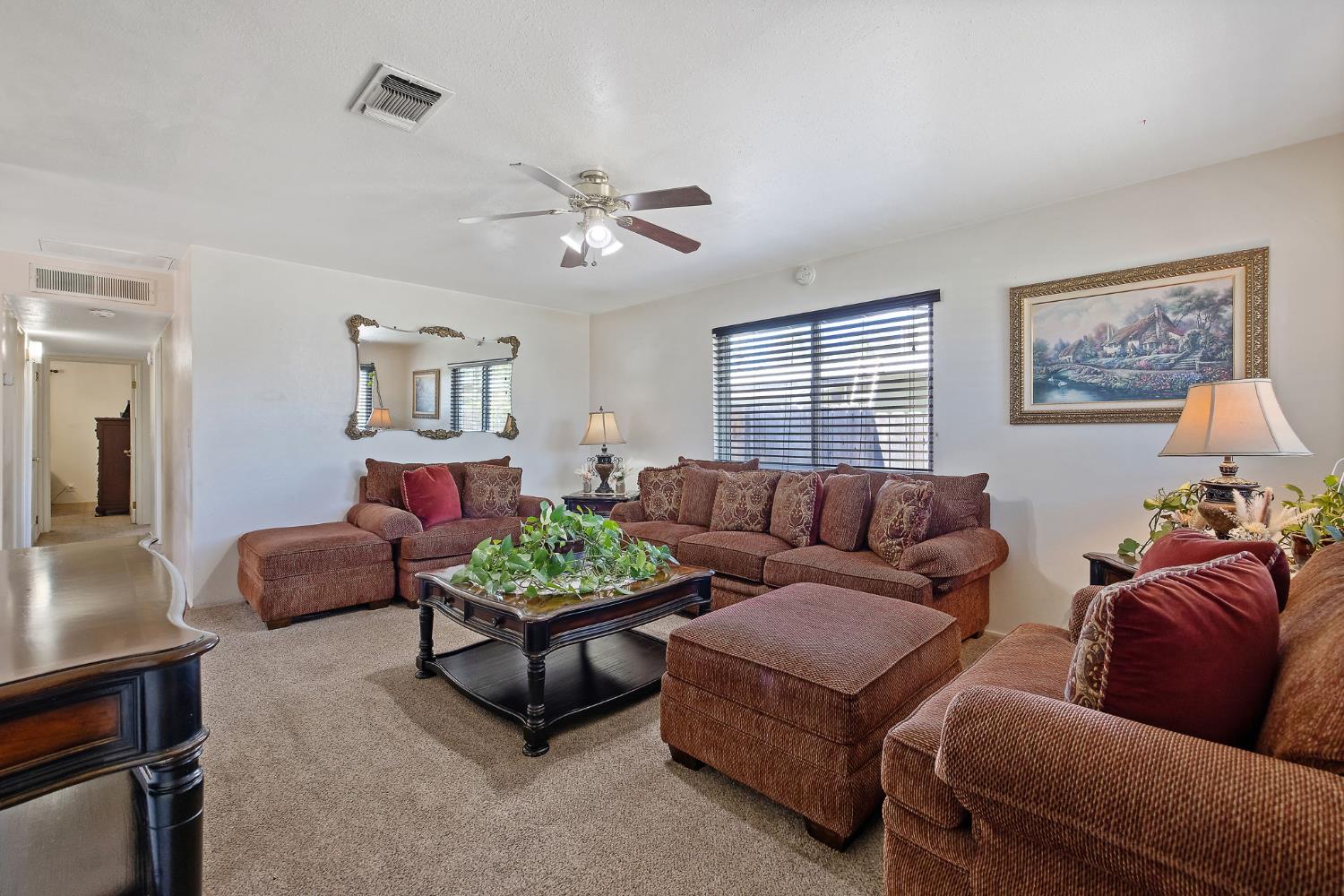1585 Mulberry Ln, Lemoore, CA 93245