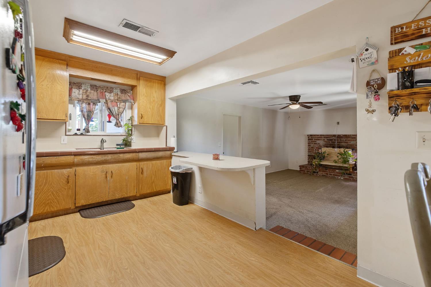 1585 Mulberry Ln, Lemoore, CA 93245