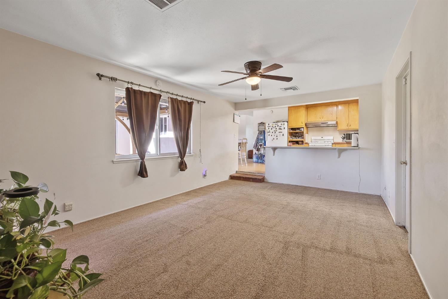 1585 Mulberry Ln, Lemoore, CA 93245
