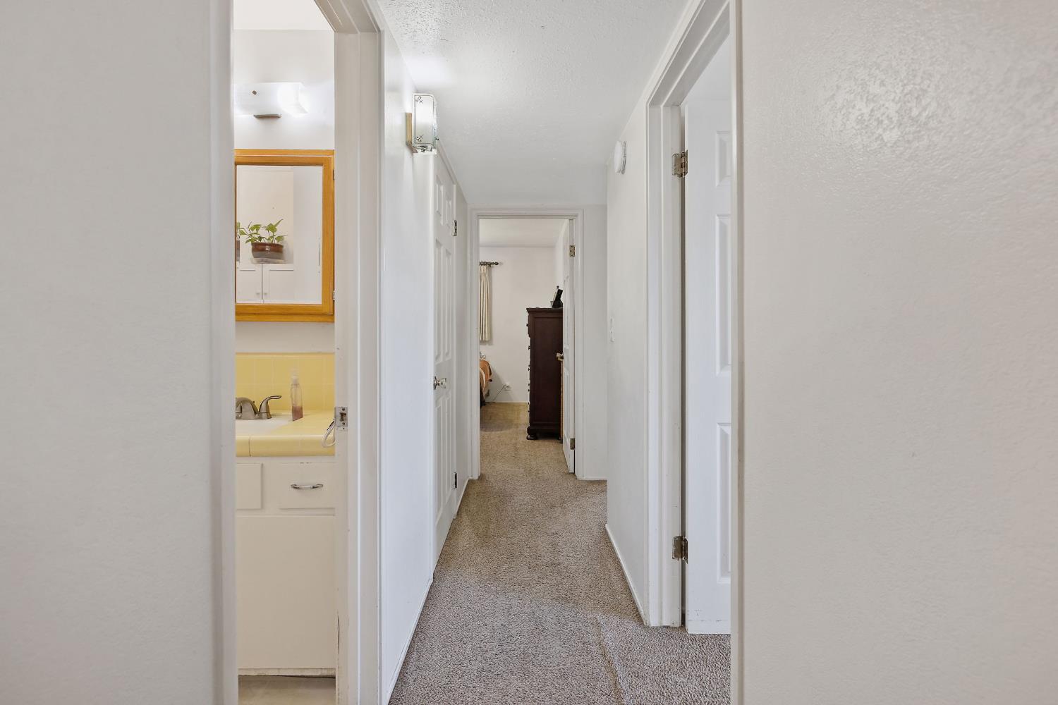 1585 Mulberry Ln, Lemoore, CA 93245