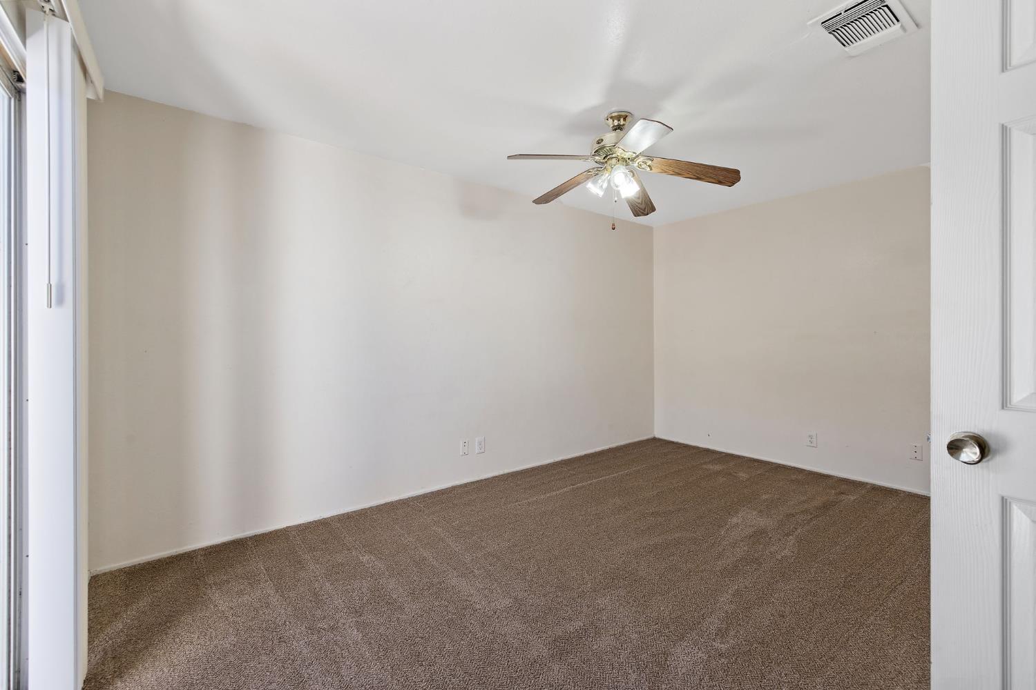 1585 Mulberry Ln, Lemoore, CA 93245