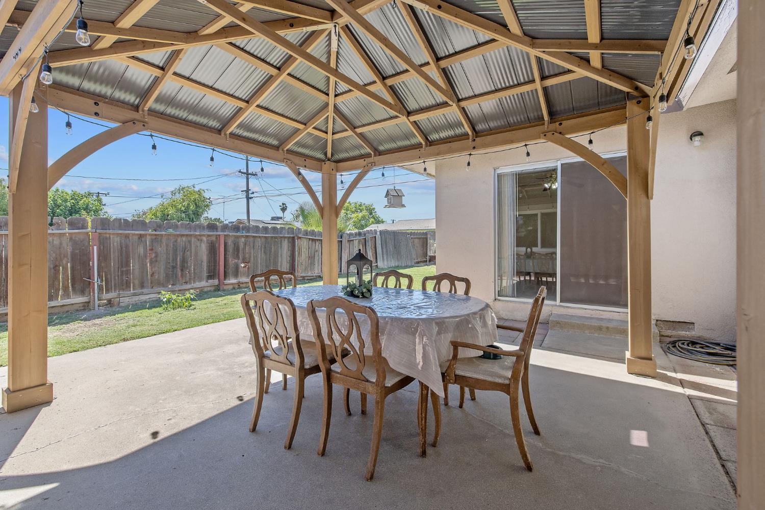 1585 Mulberry Ln, Lemoore, CA 93245