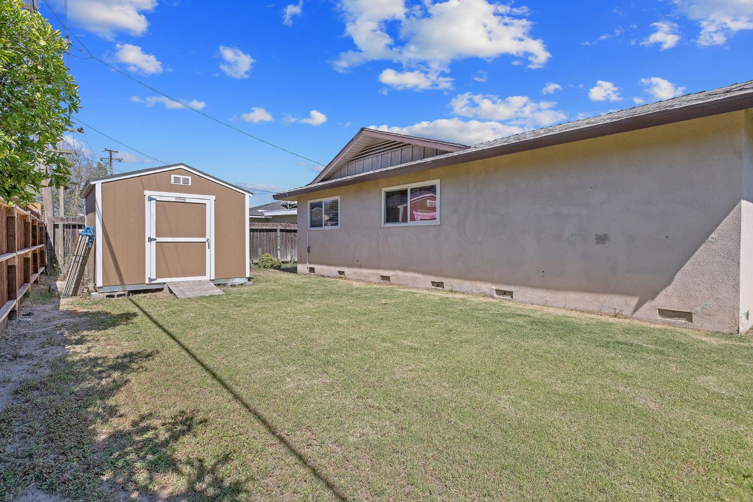 1585 Mulberry Ln, Lemoore, CA 93245