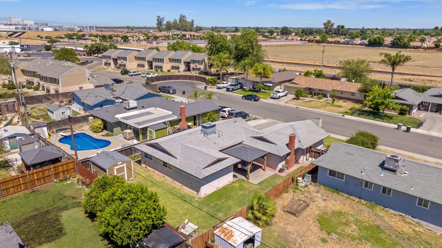 1585 Mulberry Ln, Lemoore, CA 93245