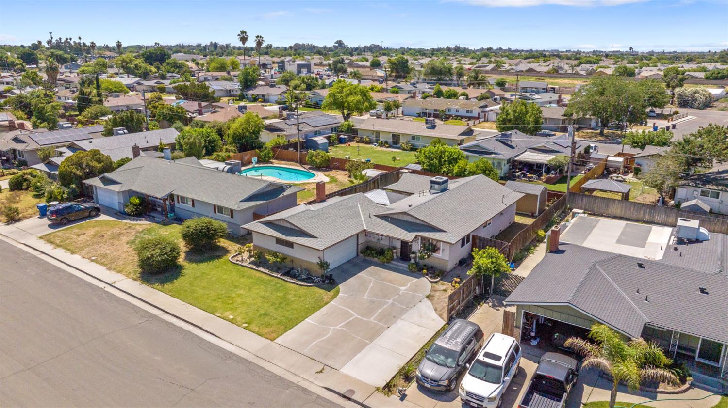 1585 Mulberry Ln, Lemoore, CA 93245