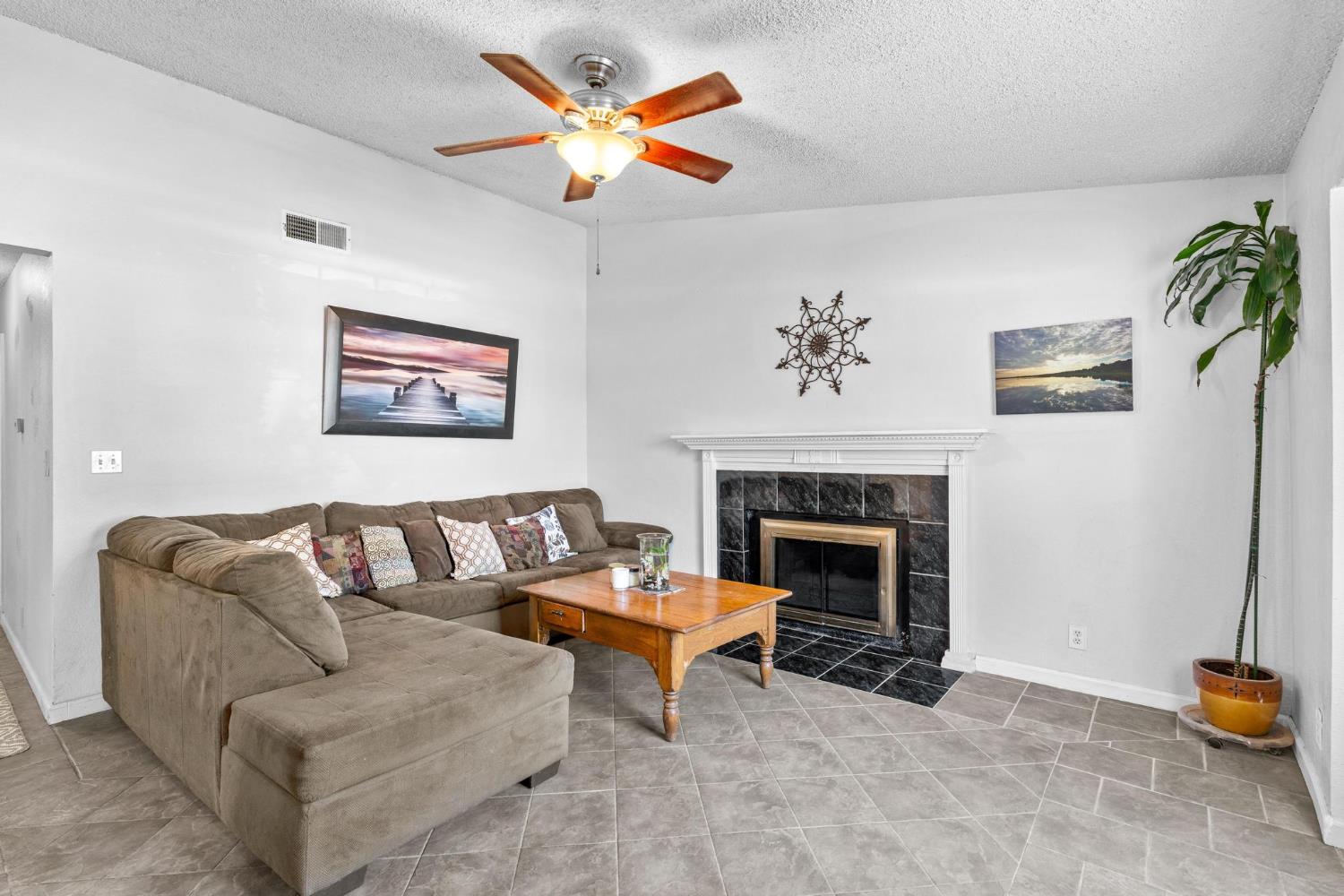 2373 Wolf St, Merced, CA 95348