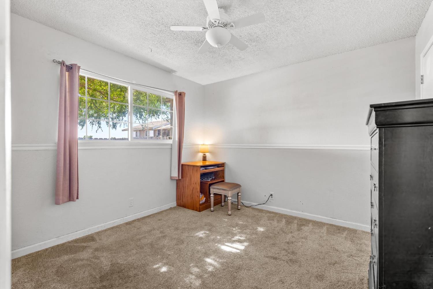 2373 Wolf St, Merced, CA 95348
