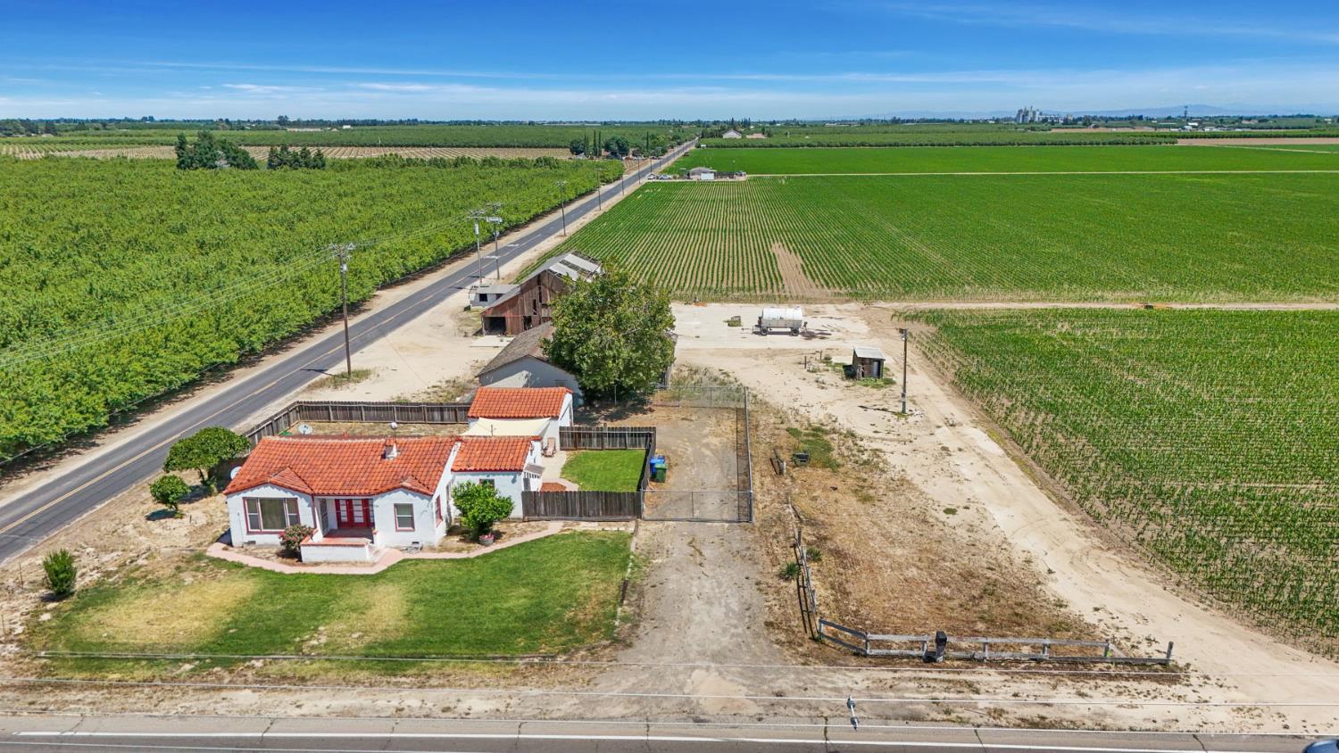 719 W Taylor Rd, Turlock, CA 95382