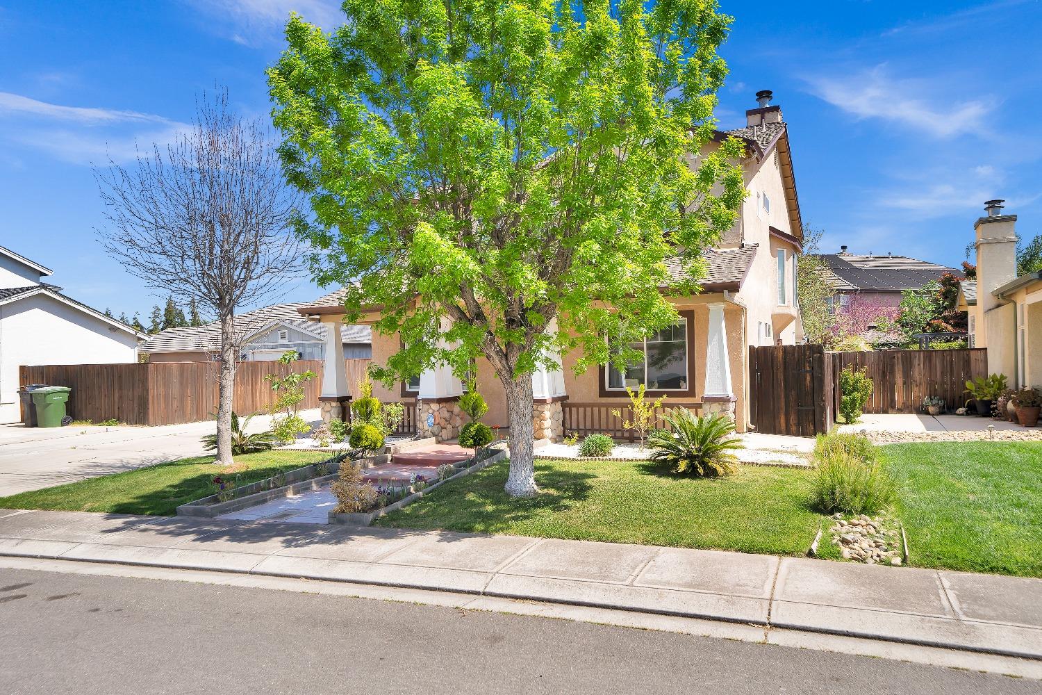 4104 KEEPSAKE Dr, Modesto, CA 95356