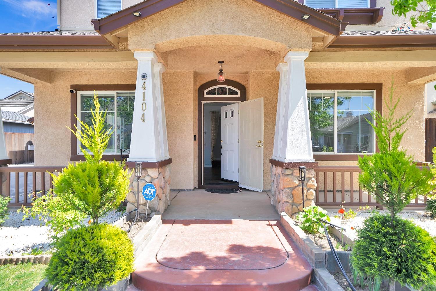 4104 KEEPSAKE Dr, Modesto, CA 95356