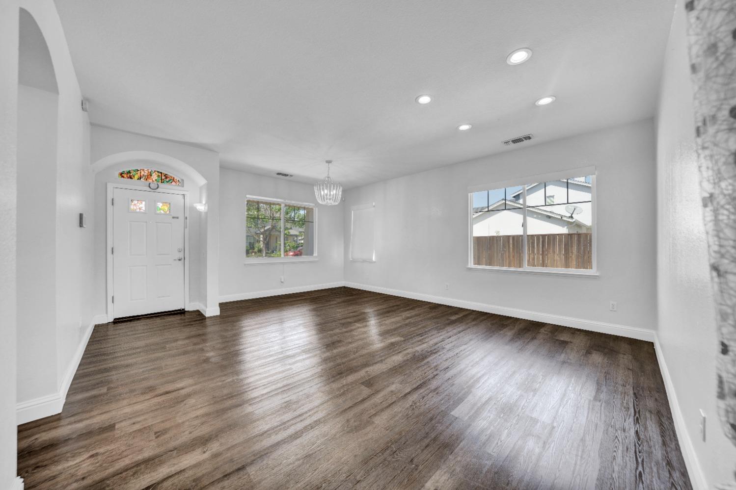 4104 KEEPSAKE Dr, Modesto, CA 95356