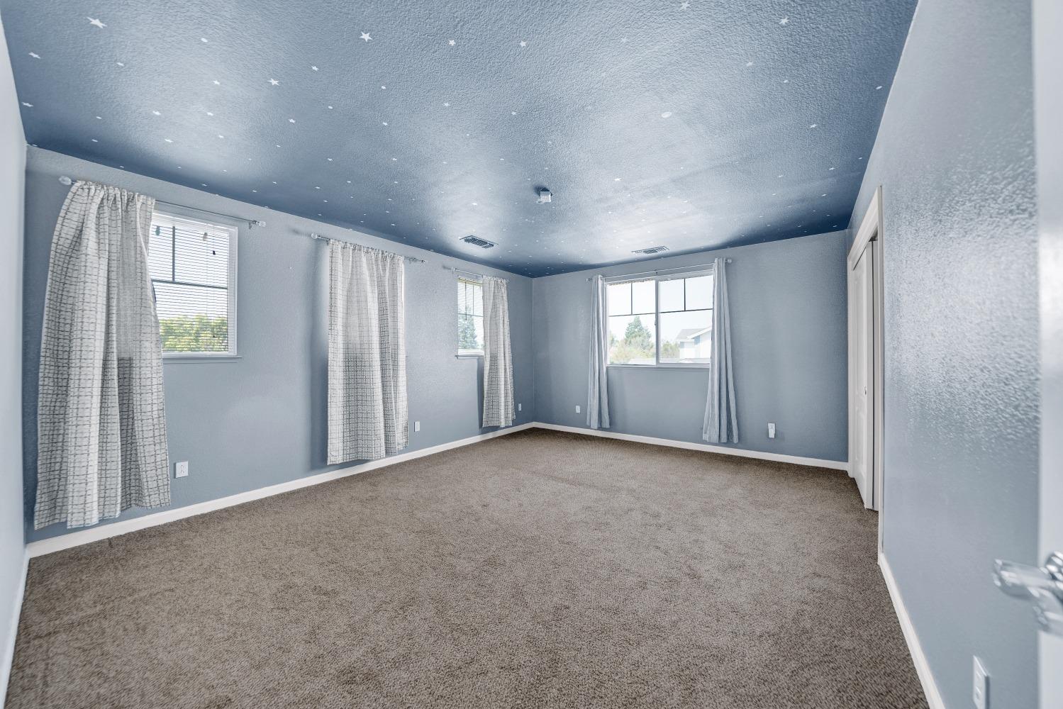 4104 KEEPSAKE Dr, Modesto, CA 95356