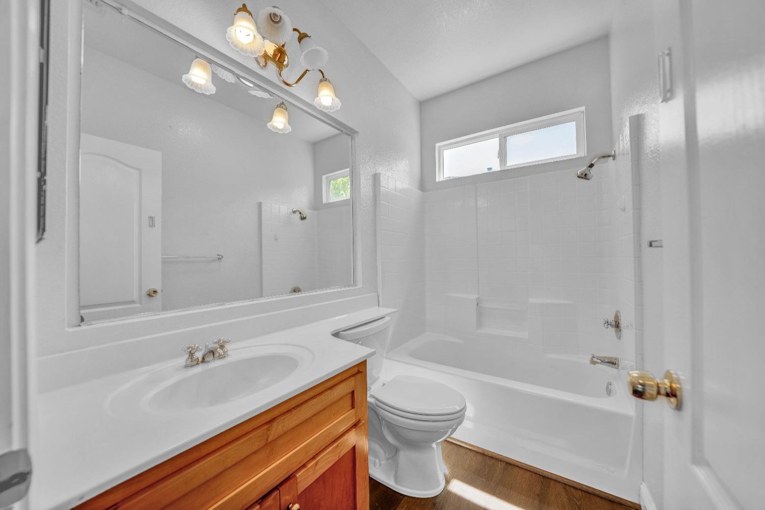 4104 KEEPSAKE Dr, Modesto, CA 95356