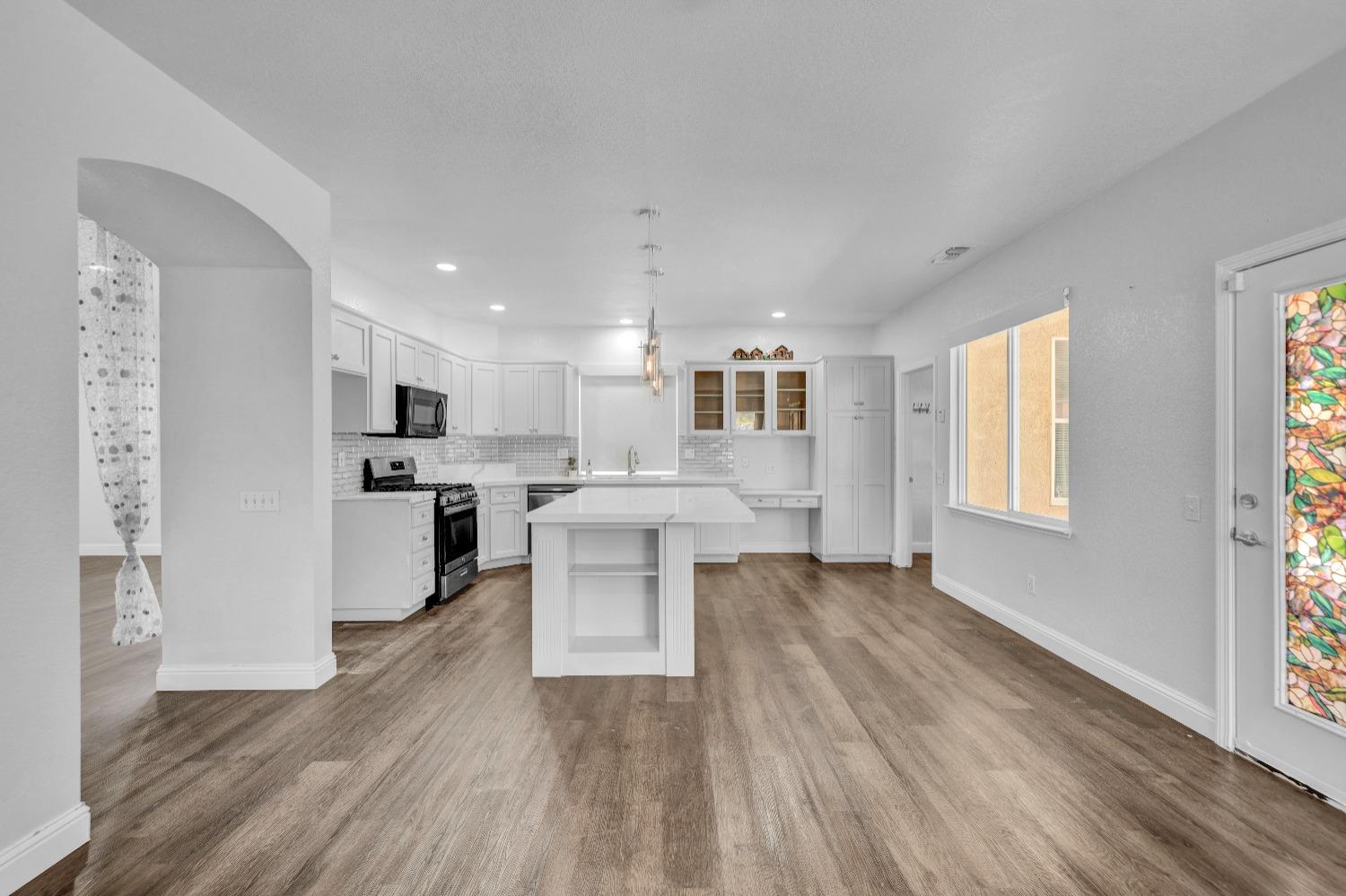4104 KEEPSAKE Dr, Modesto, CA 95356