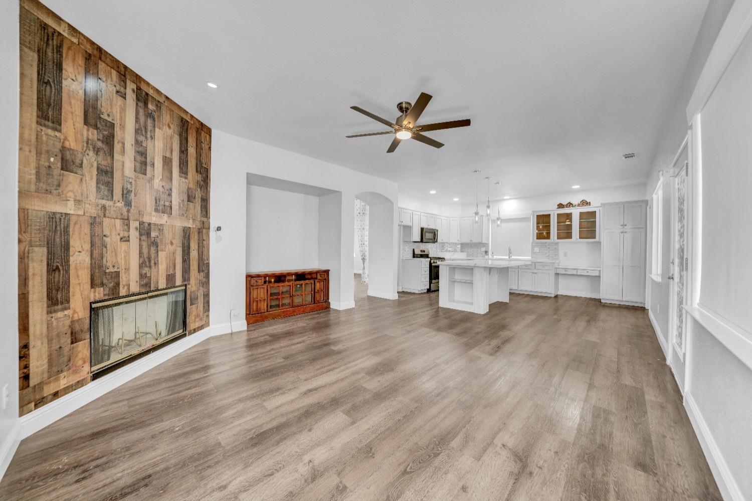 4104 KEEPSAKE Dr, Modesto, CA 95356
