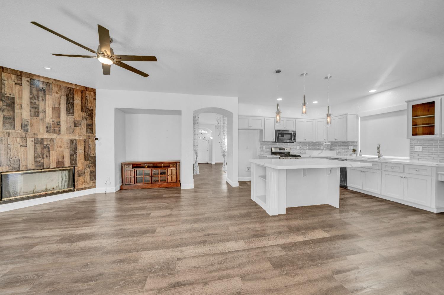 4104 KEEPSAKE Dr, Modesto, CA 95356