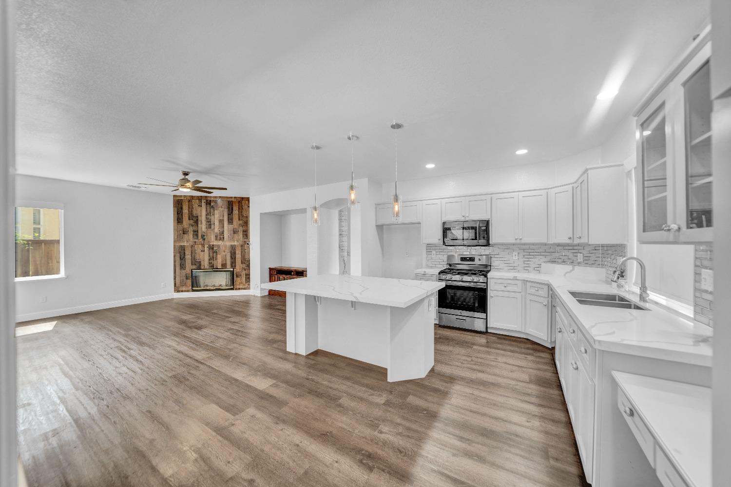 4104 KEEPSAKE Dr, Modesto, CA 95356