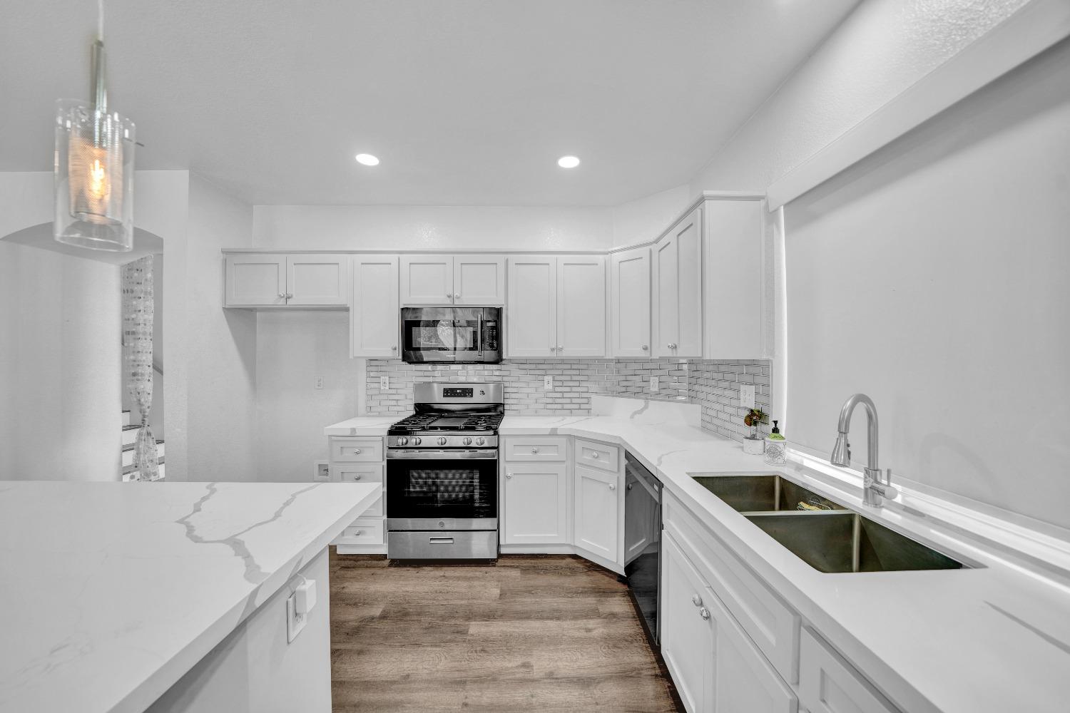 4104 KEEPSAKE Dr, Modesto, CA 95356