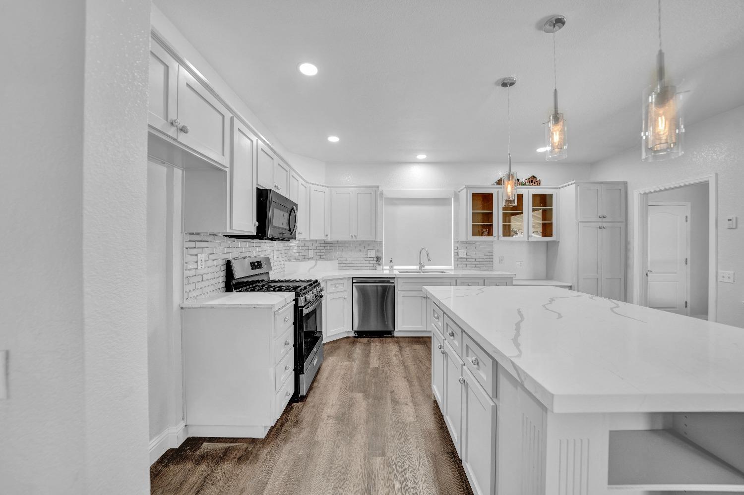 4104 KEEPSAKE Dr, Modesto, CA 95356