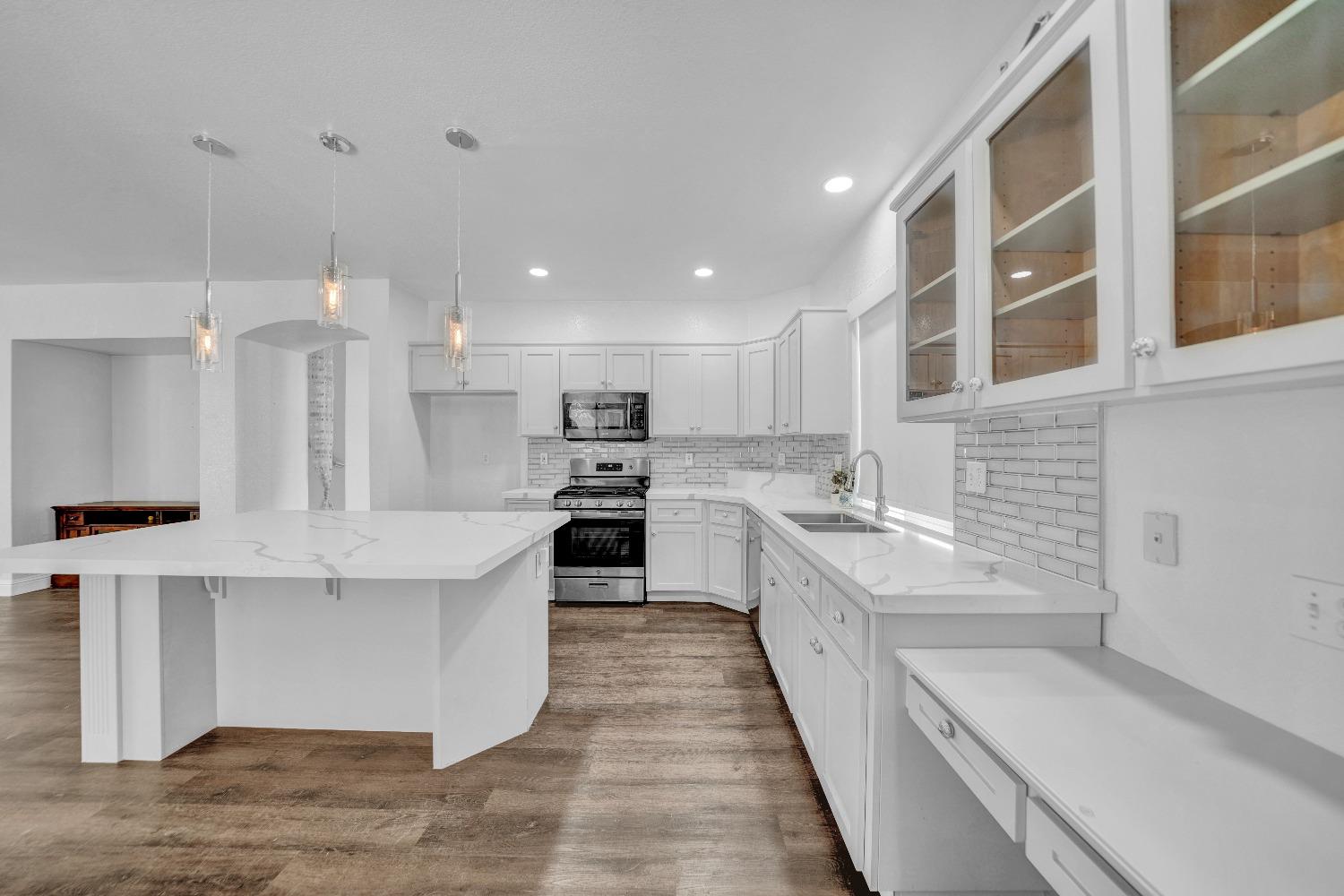 4104 KEEPSAKE Dr, Modesto, CA 95356