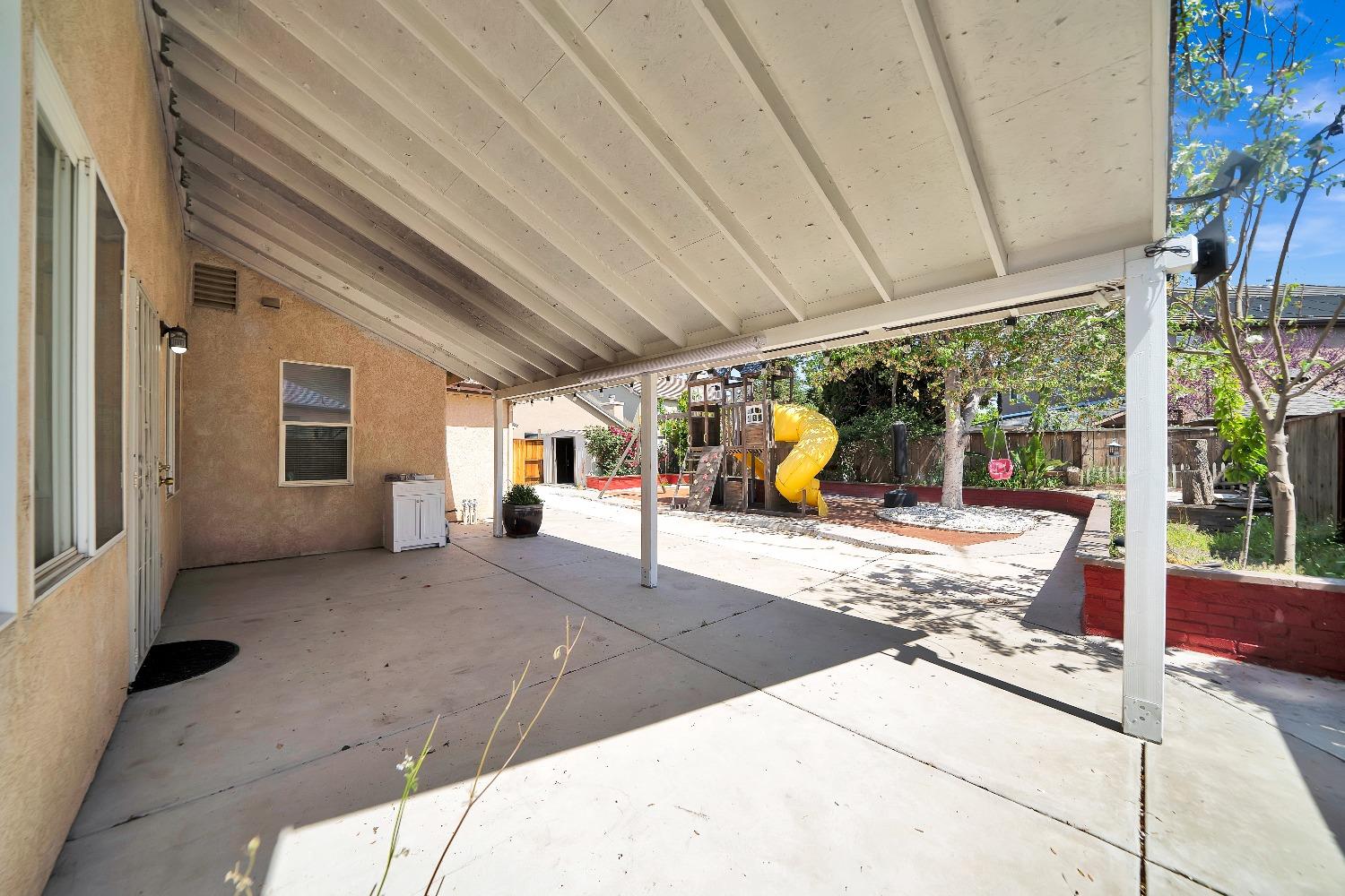4104 KEEPSAKE Dr, Modesto, CA 95356