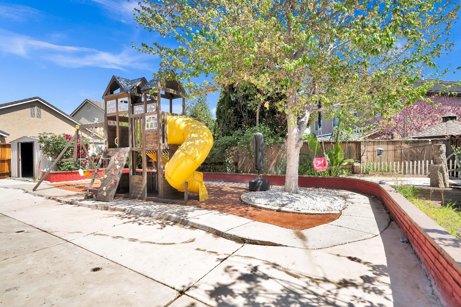 4104 KEEPSAKE Dr, Modesto, CA 95356