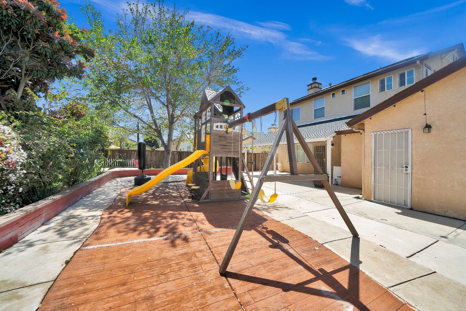 4104 KEEPSAKE Dr, Modesto, CA 95356